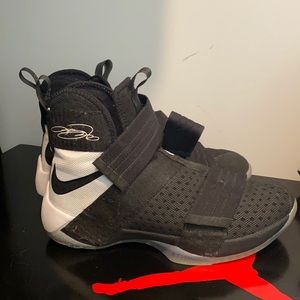 Lebron James Soldier 10